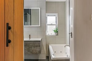 Family Bathroom- click for photo gallery